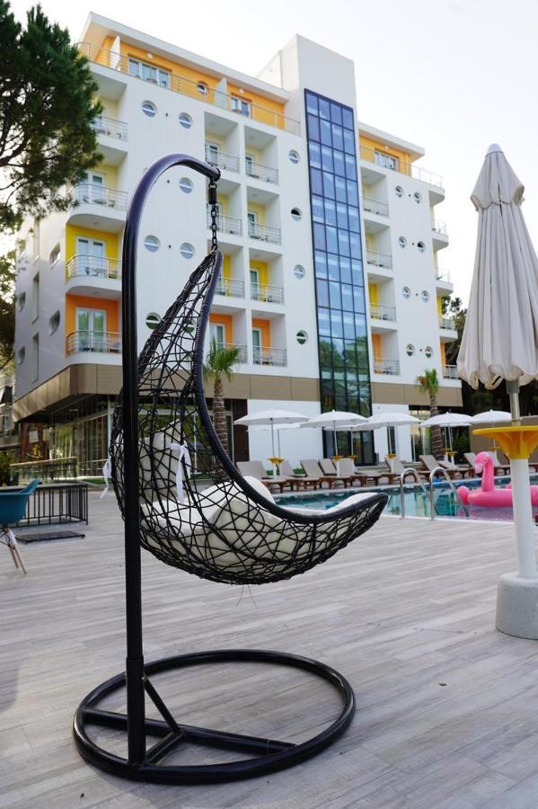 Hotel Monaco & Garden Golem  Eksteriør billede
